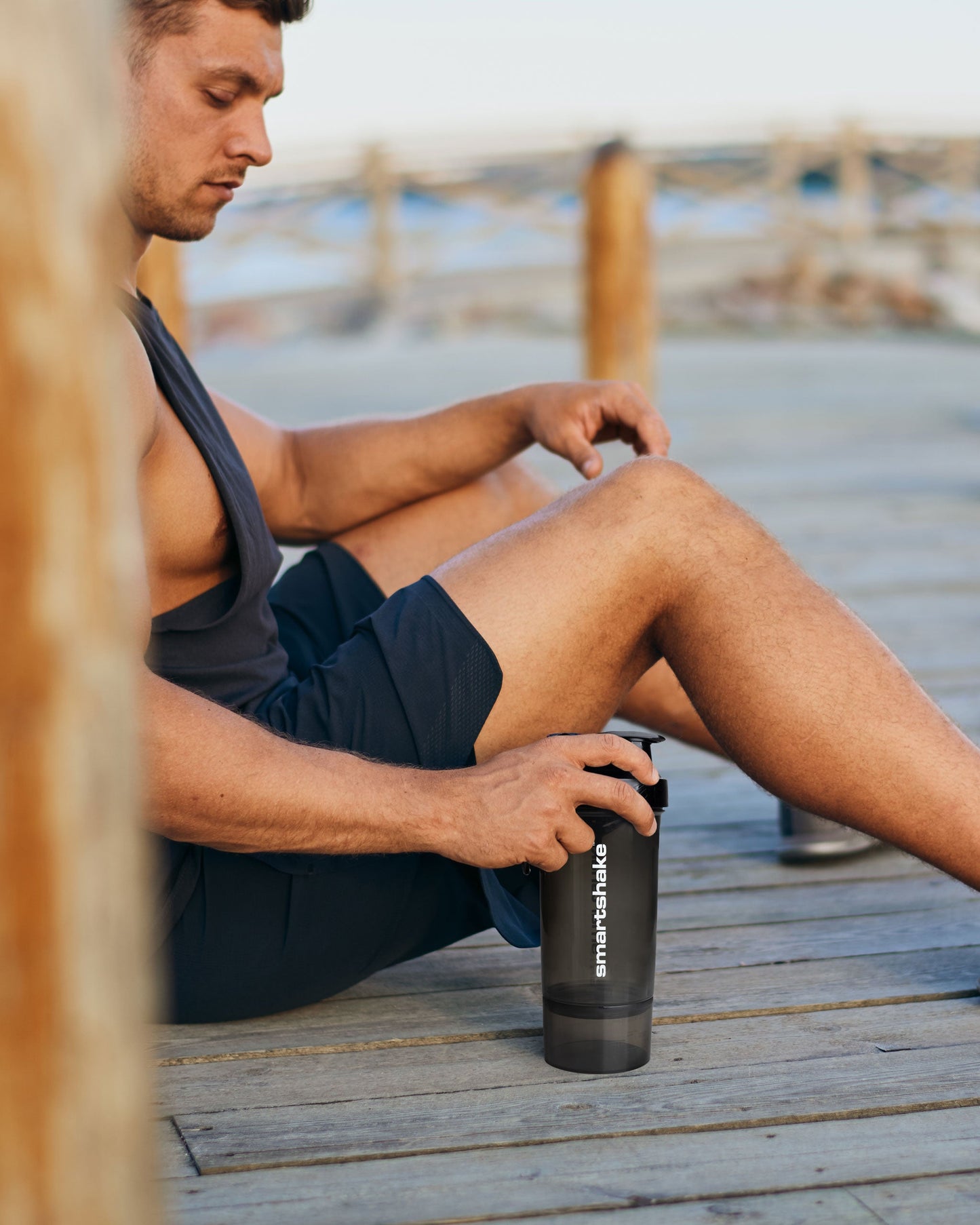 original2go-one-gunsmoke-black-a2 Smartshake_Original2Go-ONE-Gunsmoke-Black_lifestyle2.jpg