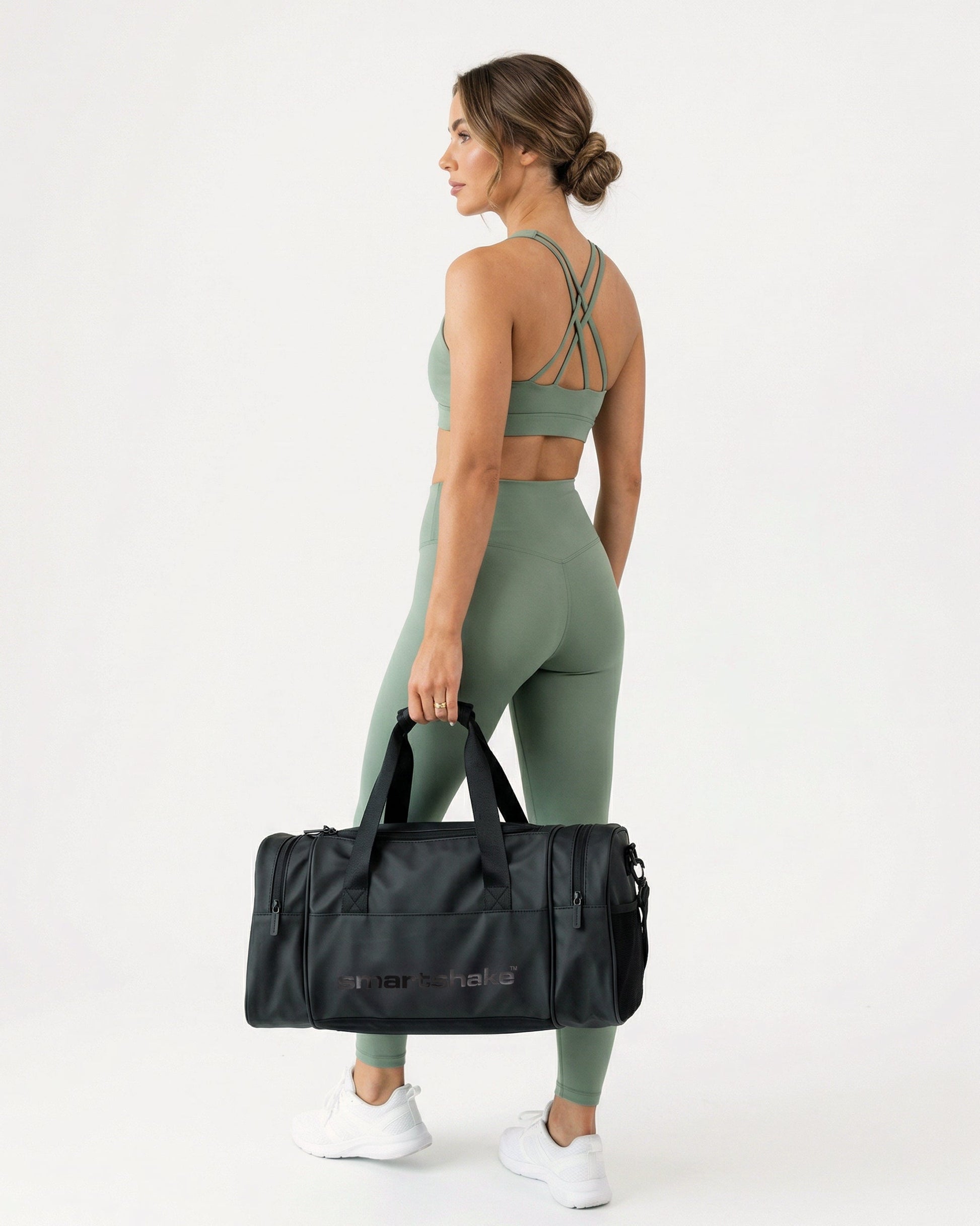 gym-bag-black-w6 Smartshake_GymBag_Black_lifestyle4_39cb3c06-8267-4a3c-8ba4-17ffef457cbf.jpg
