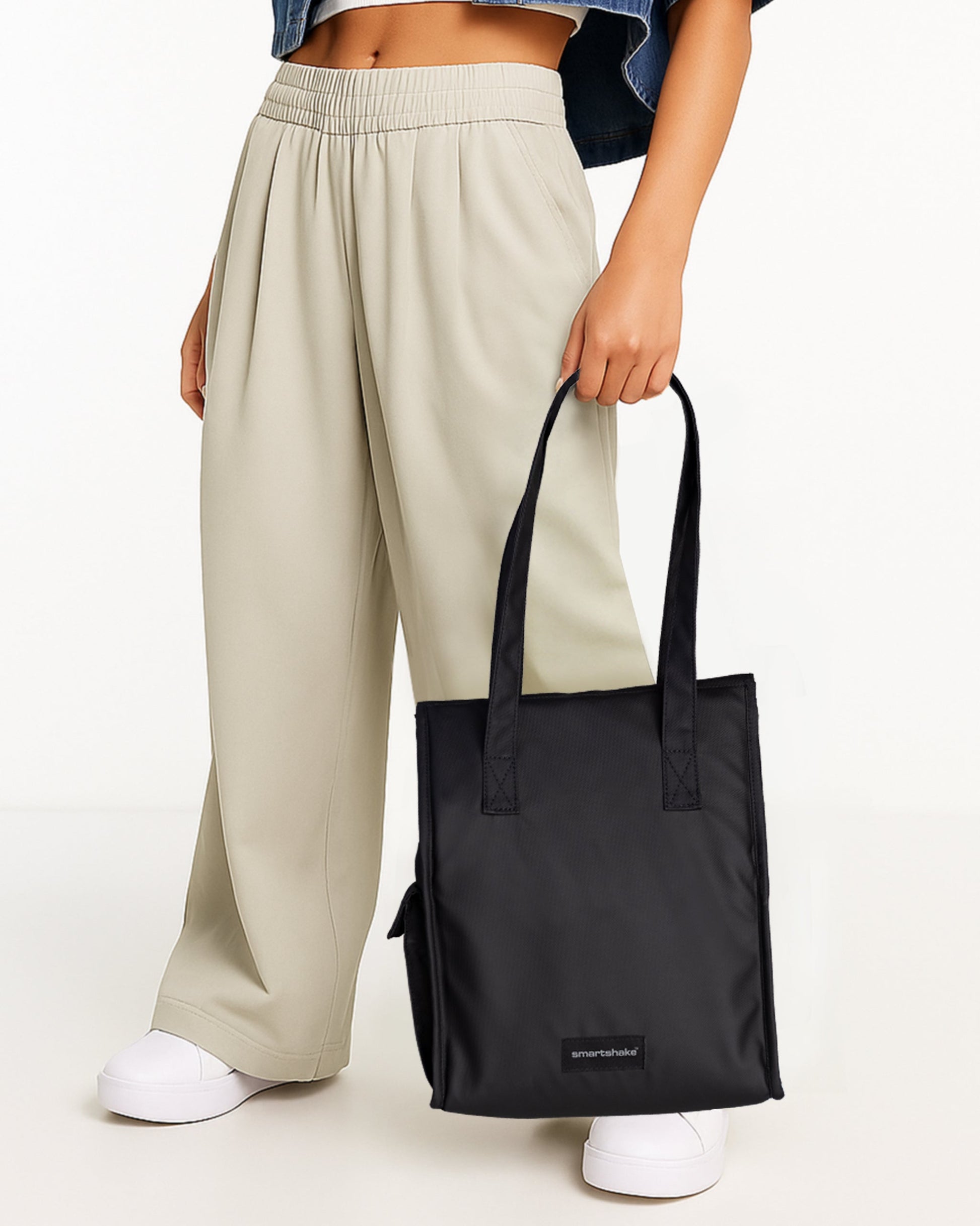 lunch-tote-bag-e9 Smartshake_Lunch_Tote_Bag_lifestyle.jpg
